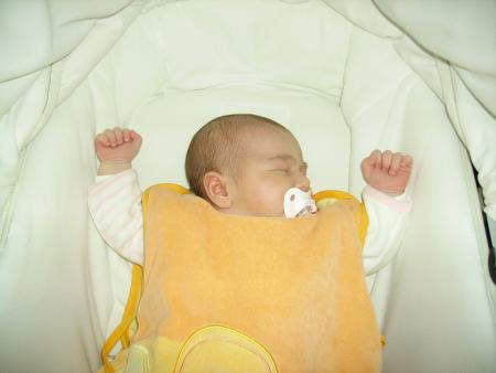 toujours les poings lev�s